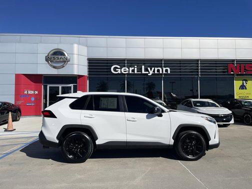 2023 Toyota RAV4 LE
