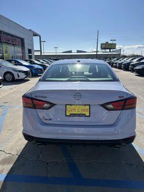 2025 Nissan Altima SR FWD