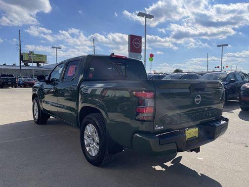 2024 Nissan Frontier SV