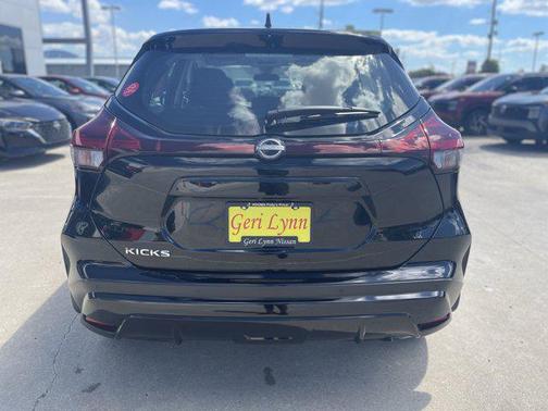 2025 Nissan Kicks S