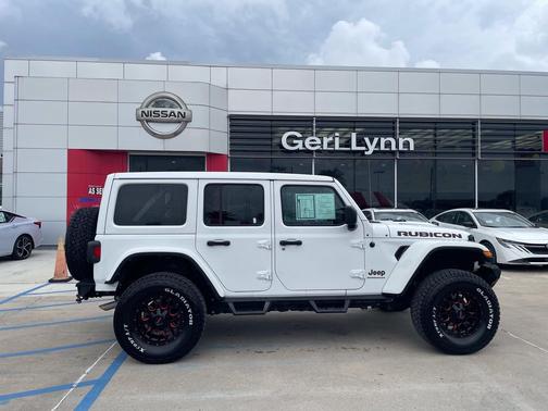 Bright White Clearcoat 2023 Jeep Wrangler Rubicon