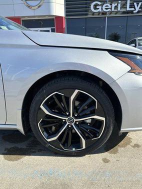 2025 Nissan Altima SR FWD