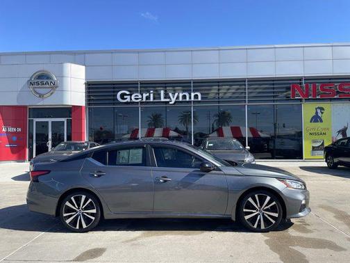 2021 Nissan Altima SR FWD