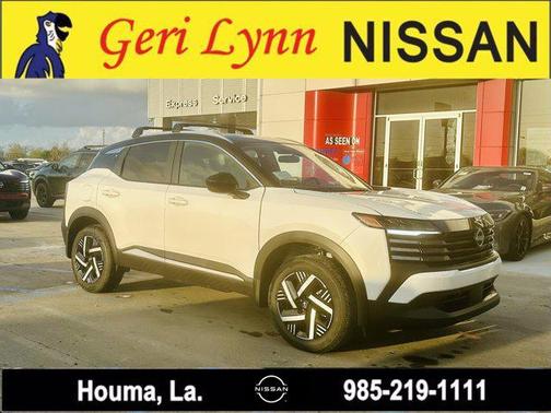 Aspen White Tricoat/Super Black 2026 Nissan Kicks SV