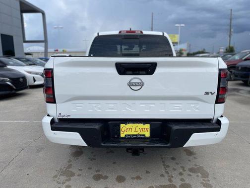 2024 Nissan Frontier SV