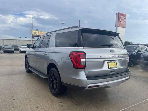 Iconic Silver Metallic 2023 Ford Expedition Max XLT