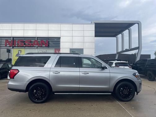 Iconic Silver Metallic 2023 Ford Expedition Max XLT