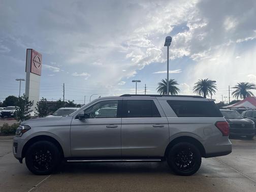 Iconic Silver Metallic 2023 Ford Expedition Max XLT