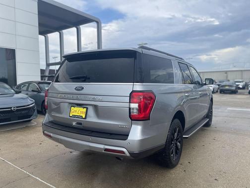 Iconic Silver Metallic 2023 Ford Expedition Max XLT