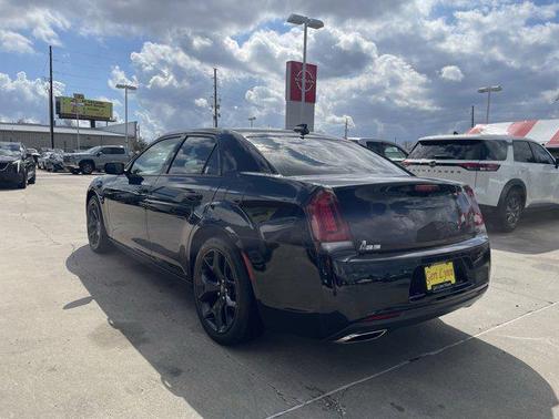 2021 Chrysler 300 Touring