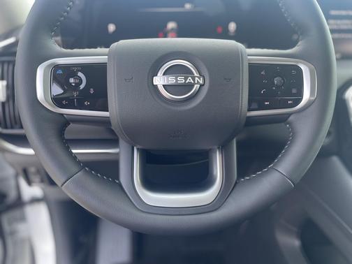 Aspen White Tricoat 2026 Nissan Armada SV
