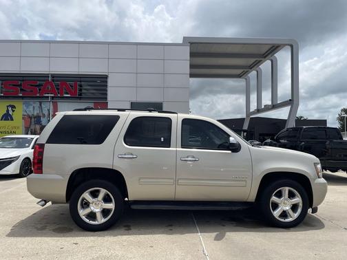 Champagne Silver Metallic 2013 Chevrolet Tahoe LT
