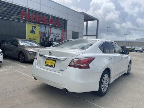 Pearl White 2013 Nissan Altima 2.5 S