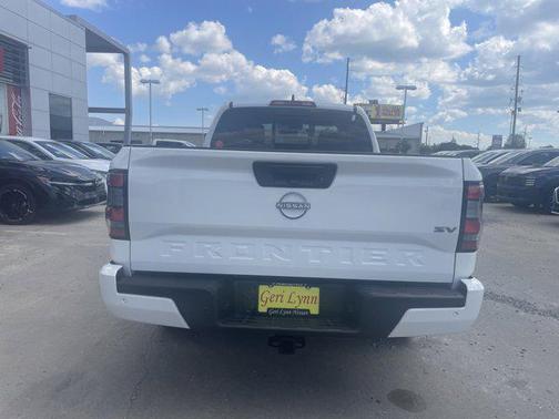2024 Nissan Frontier SV