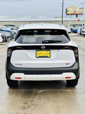 2025 Nissan Kicks SR