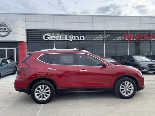 2017 Nissan Rogue SV