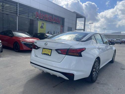 2025 Nissan Altima SV FWD