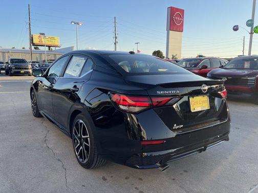 2025 Nissan Sentra SR