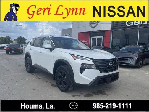 Everest White Pearl Tricoat 2026 Nissan Rogue SV