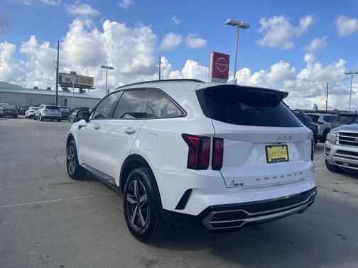 Glacial White Pearl 2022 Kia Sorento S