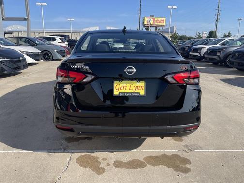 Super Black 2025 Nissan Versa 1.6 S