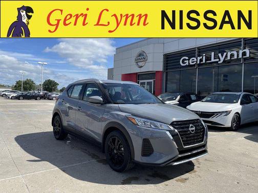 Boulder Gray Pearl 2023 Nissan Kicks SV