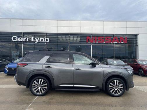 2022 Nissan Pathfinder Platinum 2WD