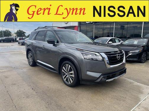 2022 Nissan Pathfinder Platinum 2WD