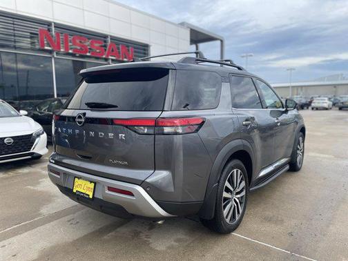 2022 Nissan Pathfinder Platinum 2WD