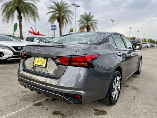 2025 Nissan Altima S FWD