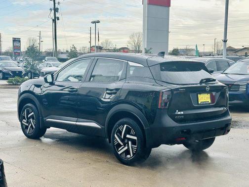 Super Black 2026 Nissan Kicks SV