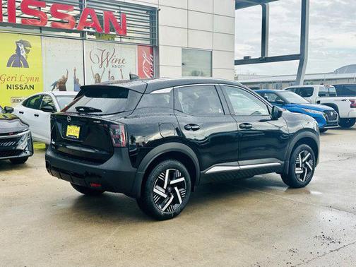 Super Black 2026 Nissan Kicks SV