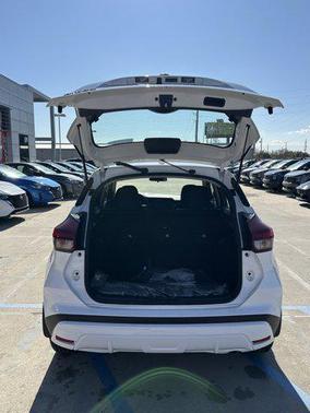 2025 Nissan Kicks S