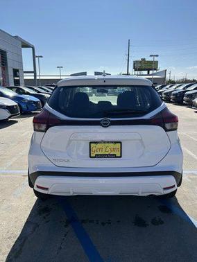 2025 Nissan Kicks S