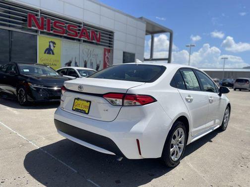 White 2020 Toyota Corolla LE