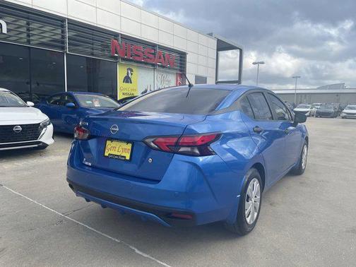 2023 Nissan Versa 1.6 S