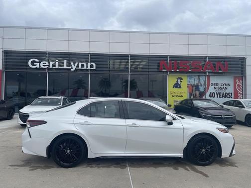 Wind Chill Pearl 2021 Toyota Camry XSE