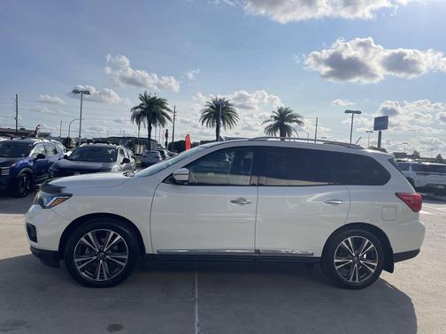 Pearl White 2017 Nissan Pathfinder Platinum