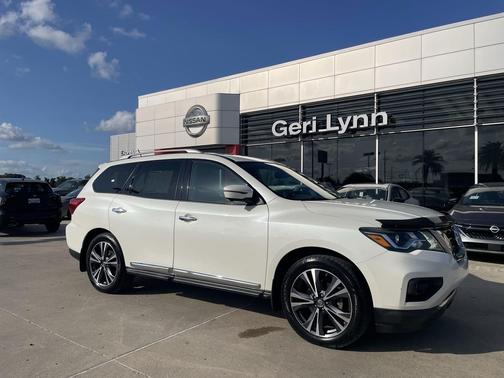 Pearl White 2017 Nissan Pathfinder Platinum