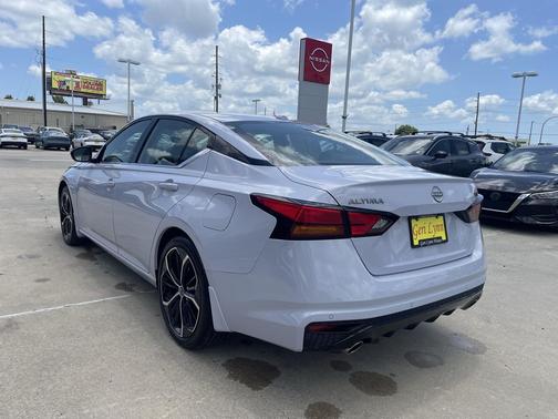 Gray Sky Pearl 2025 Nissan Altima SR FWD