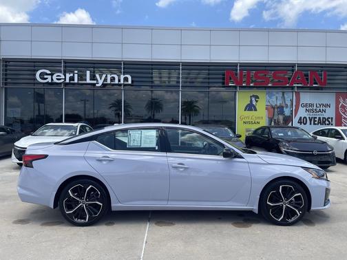Gray Sky Pearl 2025 Nissan Altima SR FWD