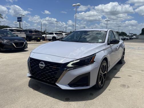 Gray Sky Pearl 2025 Nissan Altima SR FWD