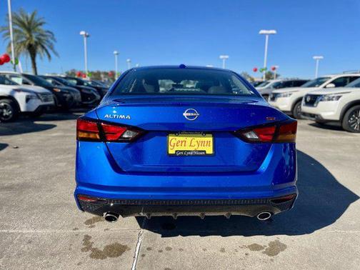 2025 Nissan Altima SR FWD