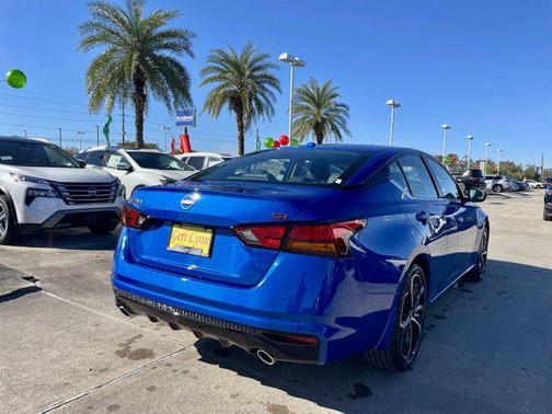 2025 Nissan Altima SR FWD