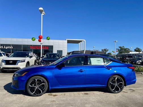 2025 Nissan Altima SR FWD