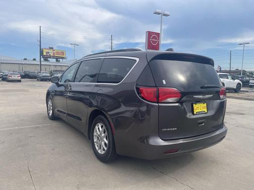 Granite Crystal Metallic Clearcoat 2020 Chrysler Voyager LXI