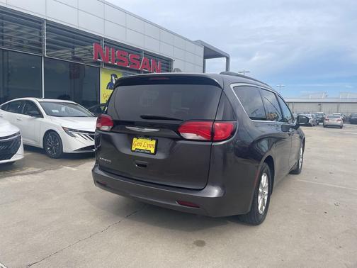 Granite Crystal Metallic Clearcoat 2020 Chrysler Voyager LXI