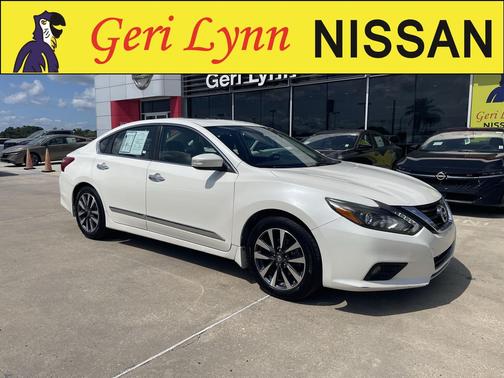 Pearl White 2017 Nissan Altima 2.5 SL