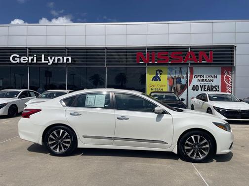 Pearl White 2017 Nissan Altima 2.5 SL