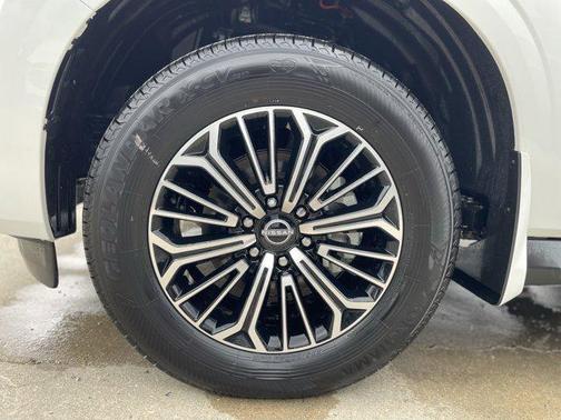 Aspen White Tricoat 2026 Nissan Armada SL